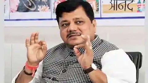 Pravin Darekar Latest News 