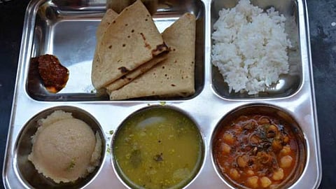 shivbhojan thali, pandharpur news, solapur 15 centers of shivbhojan thali closed