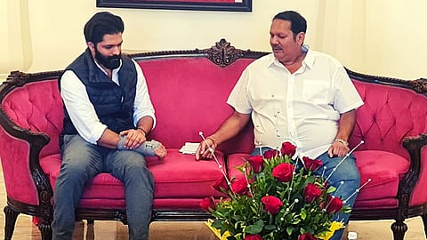 Amit Thackeray Meet Udaynraje Bhosale In Satara
