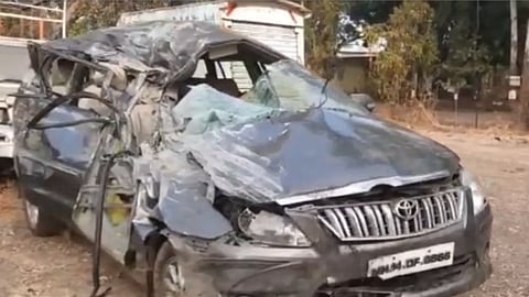 pune bangalore national highway, satara, pune, khambatki ghat, accident 