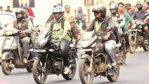 akola news, helmet