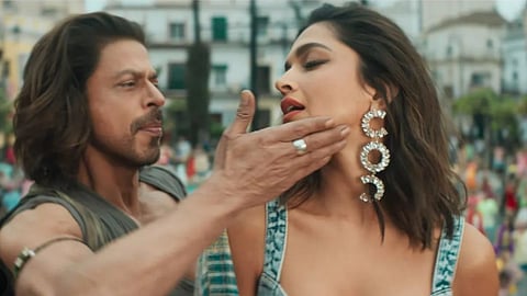 Jhume Jo Pathaan Viral Video