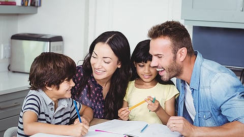 Parenting Tips : मुलांमध्ये असणारी 'ही' 5 लक्षणे ठरु शकतात त्रासदायक, वेळीच लक्ष द्या अन्यथा पश्चातापाची वेळ येईल !