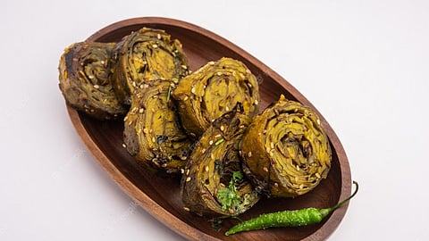 Alu Vadi Recipe