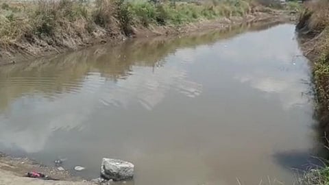 Little girl drowned in water 