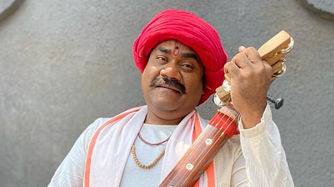 Loksabha Election: प्रसिद्ध गायक, शाहीर नंदेश उमप लोकसभेच्या रिंगणात; ईशान्य मुंबईमधून भरला अर्ज 