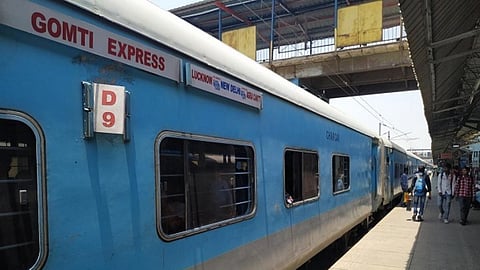 Gomti Express 