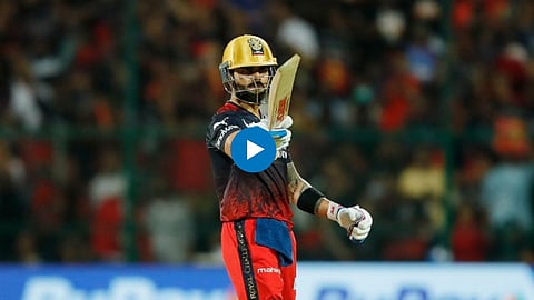 Virat Kohli Hits  incredible six on Mark Wood's 148.9 Kmph ball