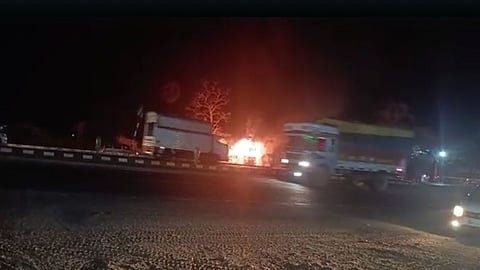 Bus Fire IN Palghar
