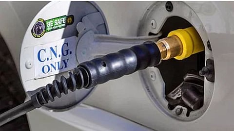 CNG -PNG Price: सीएनजी-पीएनजीच्या दरात होणार वाढ,  सर्वसामान्यांच्या खिशाला लागणार कात्री; जाणून घ्या नवे दर