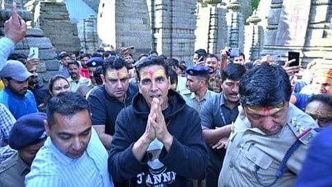 Akshay Kumar Visits Badrinath Temple
