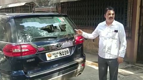 Stone pelting on office of BJP 