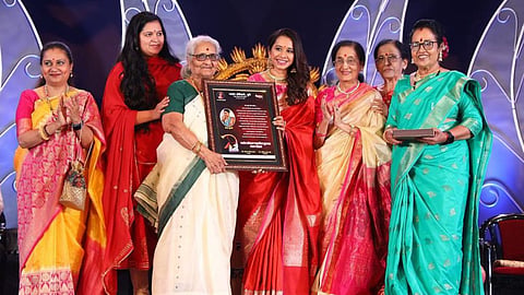 Shreya Bugde Received Natyarang Academy Award Pune