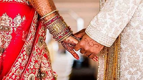 Uttar Pradesh Bride and Groom Died in Bed Marathi News 