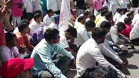 baramati, rasta roko andoaln, farmers, milk price