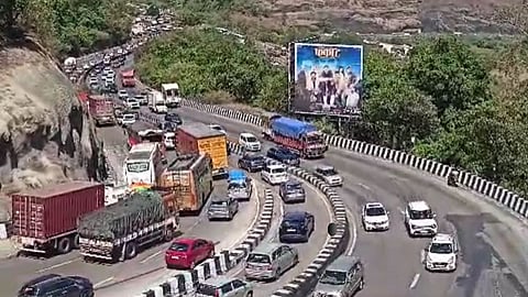 Mumbai Pune ExpressWay Traffic Jam