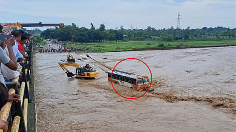 Uttar Pradesh Bus Stuck Kota Wali River passenger rescue Shocking video