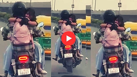 Romance On Bike Viral Video