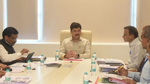 Dhananjay Munde on Farmers Insurance