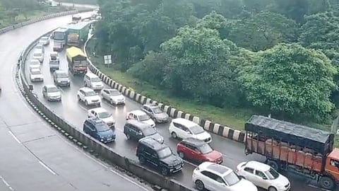 Mumbai-Pune Express Way: मुंबई -पुणे एक्स्प्रेस वेवर मेगाब्लॉक, २३ अन् २४ एप्रिलला ३ तास वाहतूक बंद; पर्यायी मार्ग कोणते? 