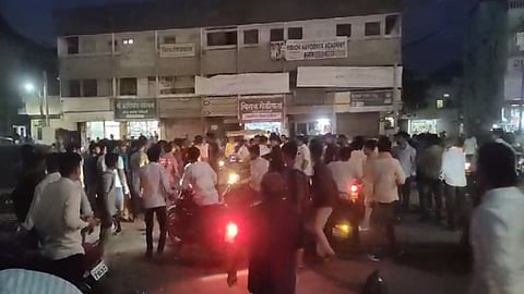Jalna Crime News Two Group Fight in Gandhi Chaman Chowk Jalna City