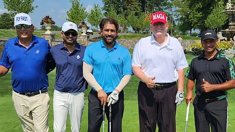 MS Dhoni Playing Golf With Donald Trump 