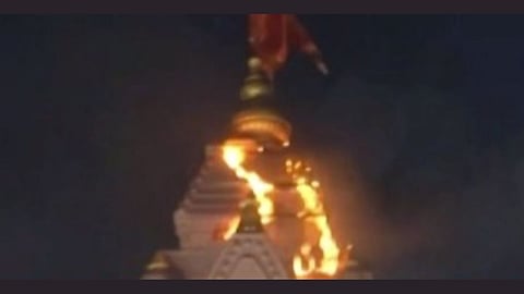 Pune Fire News: गणपतीच्या आरतीत विघ्न, मंडपाला लागली आग; पुण्यातील धक्कादायक घटना 