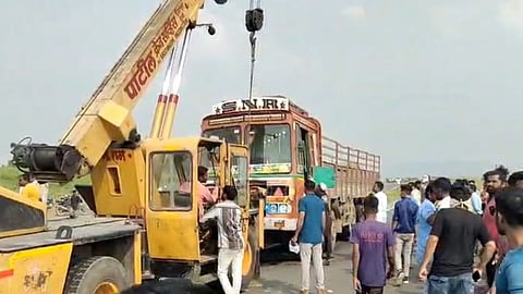 Dhule Surat Highway Accident