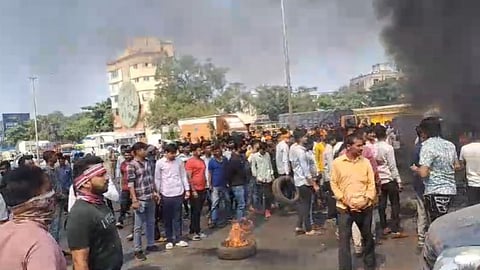 Mumbai- Banglore Highway Traffic: