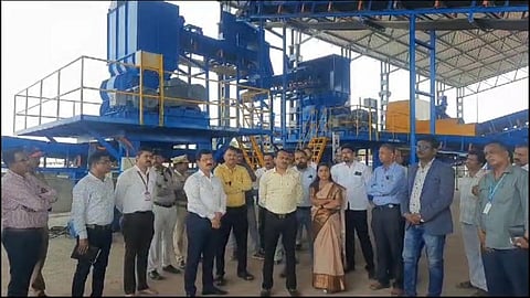 sangli miraj kupwad municipal administrative meeting held at garbage depot