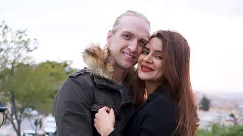 Aashka Goradia gave Birth To Boy