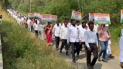 farmers morcha at sant tukaram sahakari sakhar karkhana 