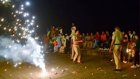 Firecrackers News
