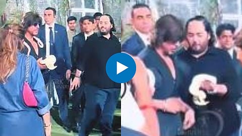 Anant Ambani Give Snake In Shah Rukh Khan Hand