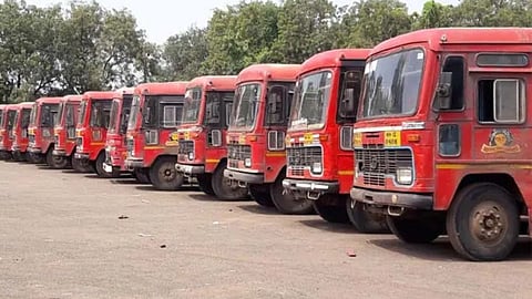 मराठा आरक्षण एसटी बससेवा ठप्प