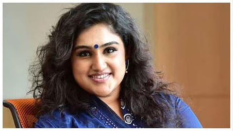 Bigg Boss Contestant Supporter Attack On Actress