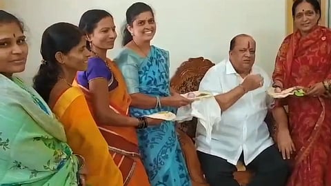 swabhimani shetkari sanghatana celebrate bhaubeej with minister hasan mushriff