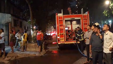 fire broke out in kohinoor Dadar Building  parking in shivaji park area mumbai
