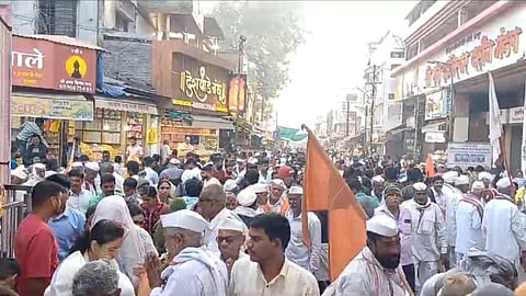 lakhs of devotees in pandharpur on occasion of vaikuntha ekadashi 2023