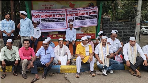 EMU Farmer : इमू व्यवसाय; कर्जबाजारी झालेल्या शेतकऱ्यांनी मागितली आत्महत्येची परवानगी 