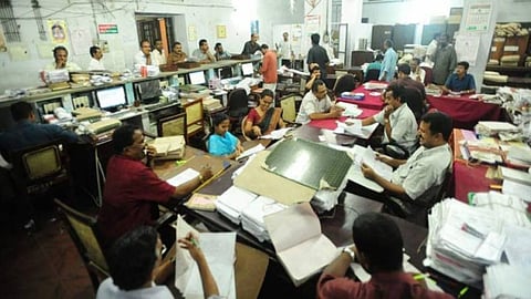 सरकारी कर्मचाऱ्यांसाठी खूशखबर! सातव्या वेतन आयोग थकबाकीचा मार्ग मोकळा; पाच हप्ता जूनच्या वेतनासोबत मिळणार