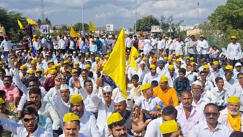 rasta roko andolan at pune bangalore national highway near khandala demanding dhanghar reservation