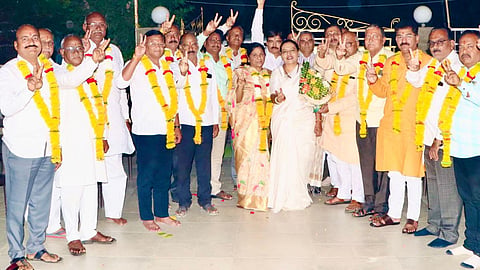 congress leader yashomati thakur bagged amravati taluka kharedi vikri sangh seats