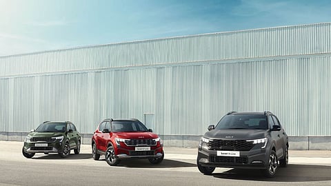 Kia Sonet SUV: नवीन किया सोनेट लॉन्च केली तुमच्या बजेटची कार; १९ प्रकारात आहे उपलब्ध तुमची आवडती कार  
