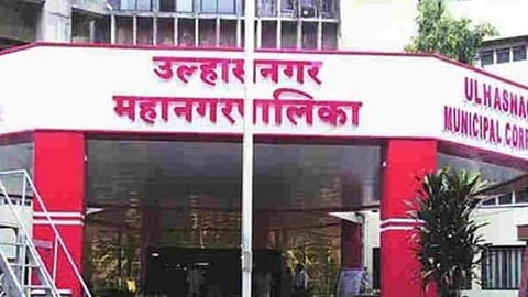 acb arrests worker from ulhasnagar municipal corporation in bribe case