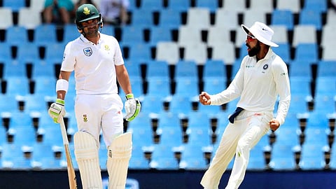 virat kohli with dean elgar 