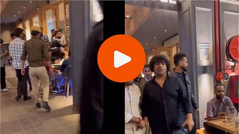 Elvish Yadav Viral Video: एल्विश यादवचा रेस्टॉरंटमध्ये राडा, एका व्यक्तीच्या कानाखाली मारली; नेमकं काय घडलं? 