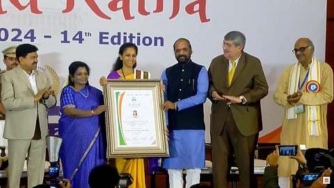 Sansad Ratn Award To Supriya Sule