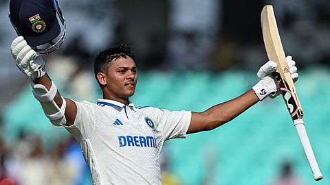 IND vs AUS: यशस्वी भव! अर्धशतक झळकावताच जयस्वालने मास्टर ब्लास्टरच्या रेकॉर्डची केली बरोबरी