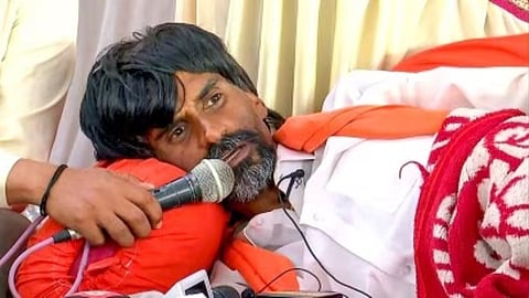 सरकारने पुन्हा शब्द फिरवला तर सलाईन काढून फेकेन; उपचारानंतर मनोज जरांगे संतापले